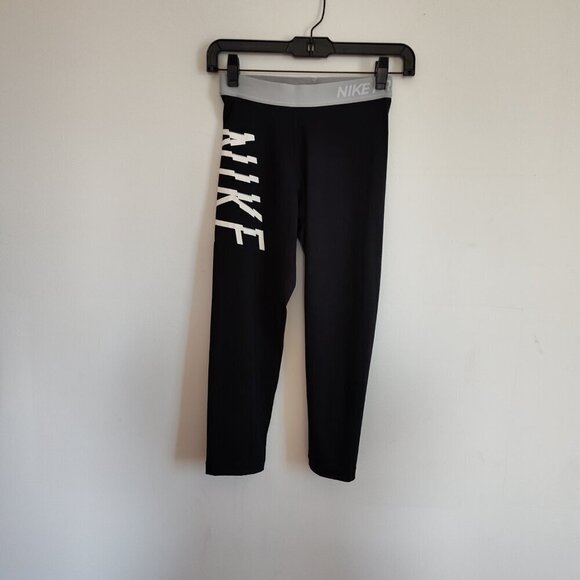 Ladies SZ S Nike Pro Black Dri-Fit Logo Cropped Leggings - Picture 1 of 5